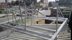 高雄鐵皮屋上太陽能架