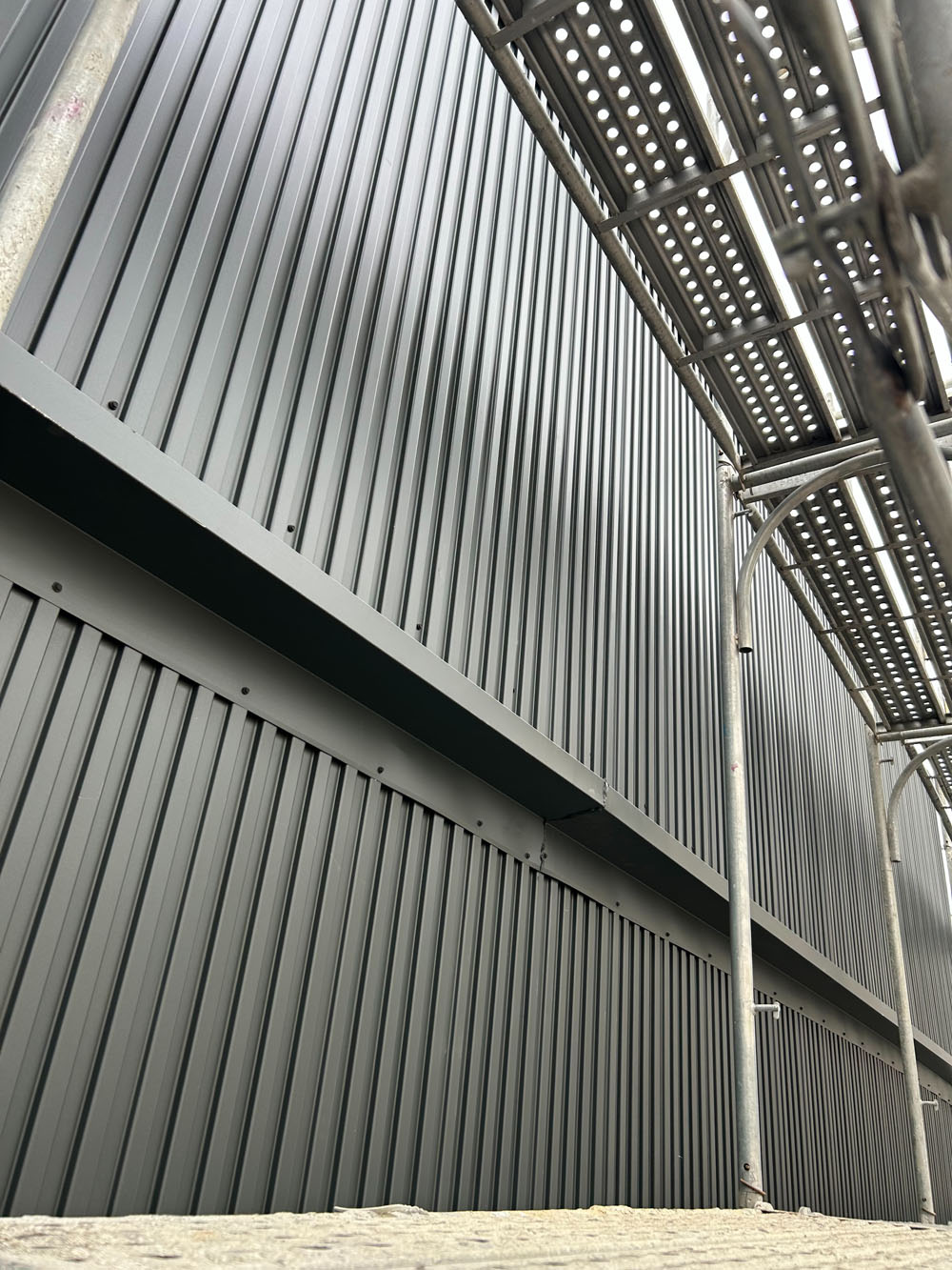 高雄廠房金屬壁板施工