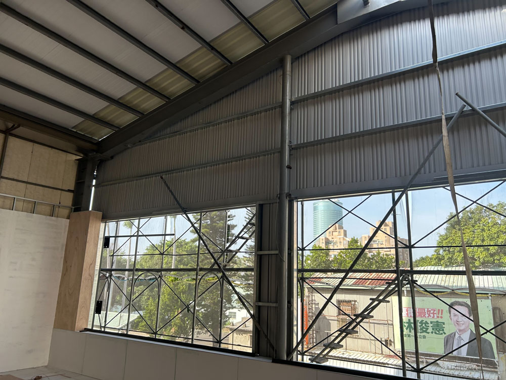 高雄廠房金屬壁板施工